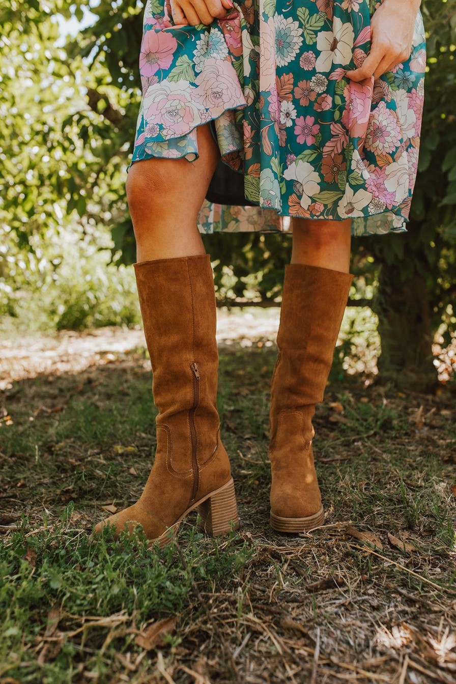 Women Pink Desert | The Chrishelle Knee High Boots In Camel